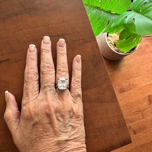 Elegant Silver Women's Ring